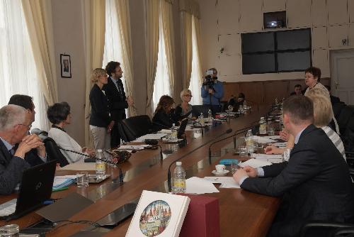 L'incontro tra le delegazioni della Federazione Russa e del FVG nel palazzo della Regione a Trieste